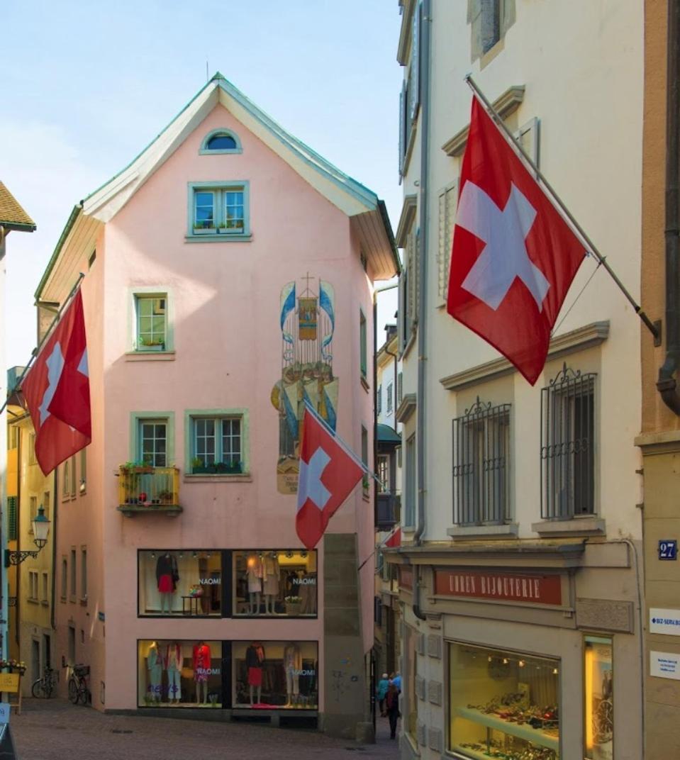 Pedestrian Area Close To Bahnhofstrasse Zurich Exterior photo